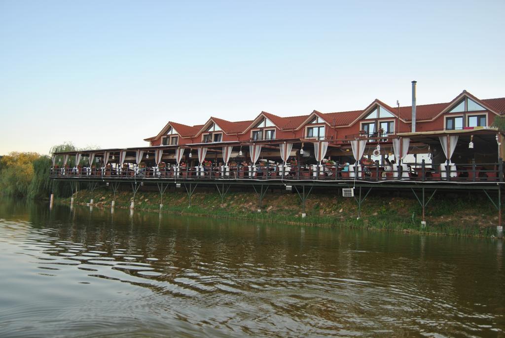 Lacul Racilor Hotel Olimp Exterior photo